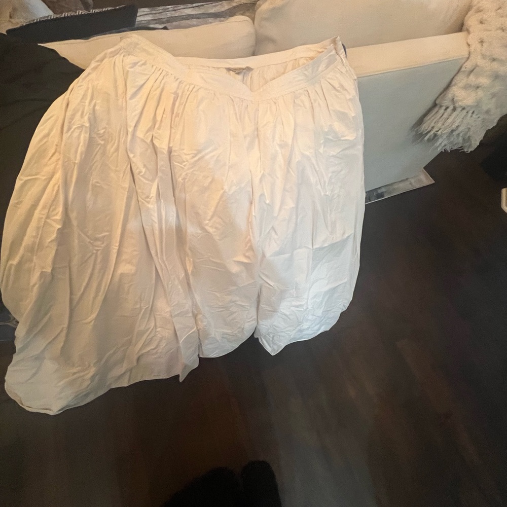 Full comfy white skirt